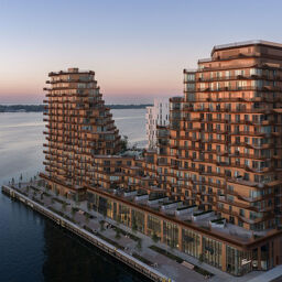 Aqualuna at Bayside Toronto