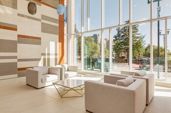 Evolution lobby lounge amenity