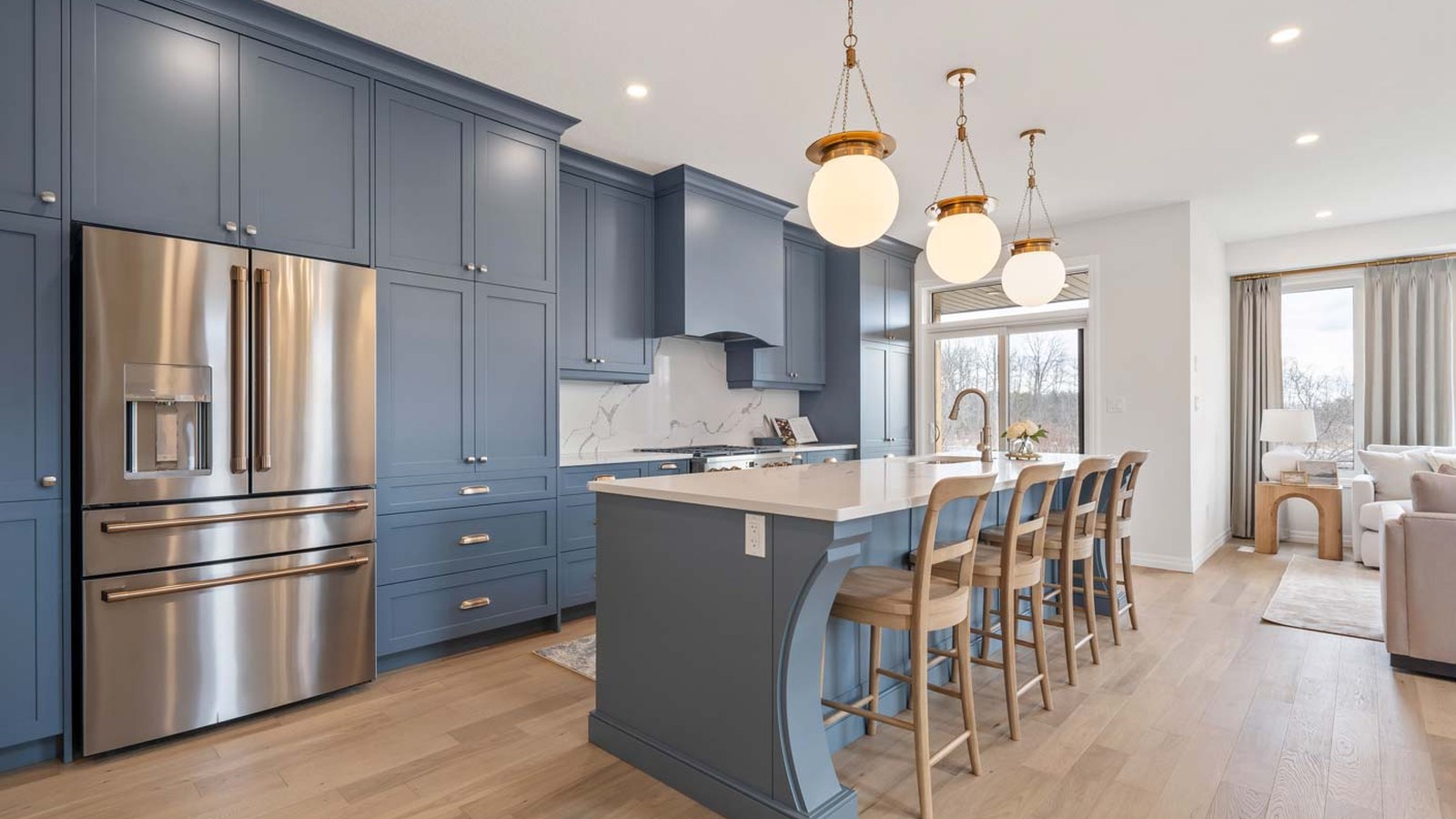 Lynhurst Heights model home kitchen by Hayhoe Homes