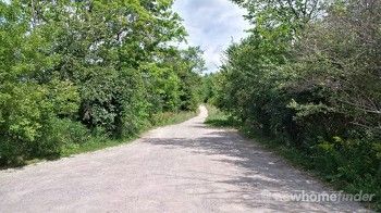 Parking on east side of Victoria Road at Eramosa River 