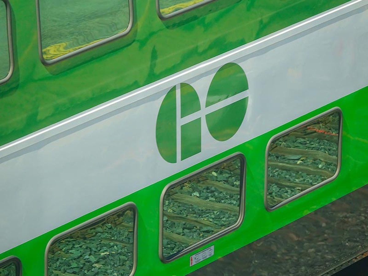 Aurora GO Train access