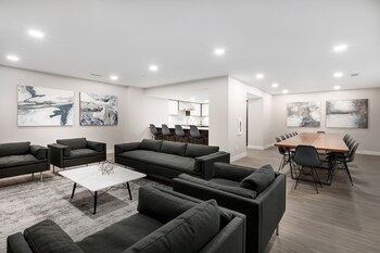 The Royal lounge amenity