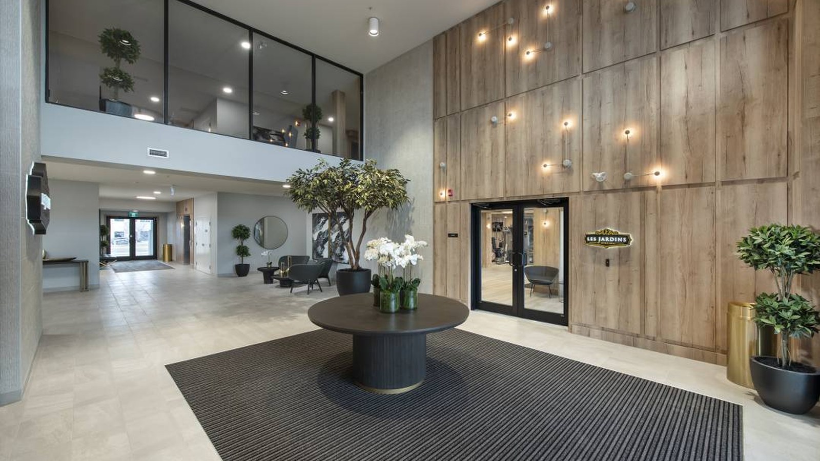 Les Jardins lobby