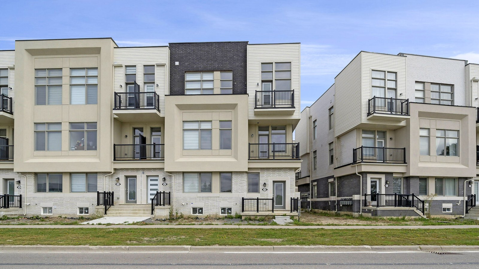 Saberwood Homes Markham townhome exterior at 139 Markland Street