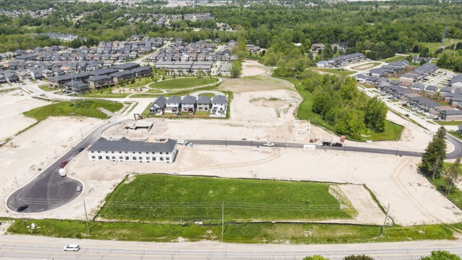 Community lands and homes at Victoria on the River