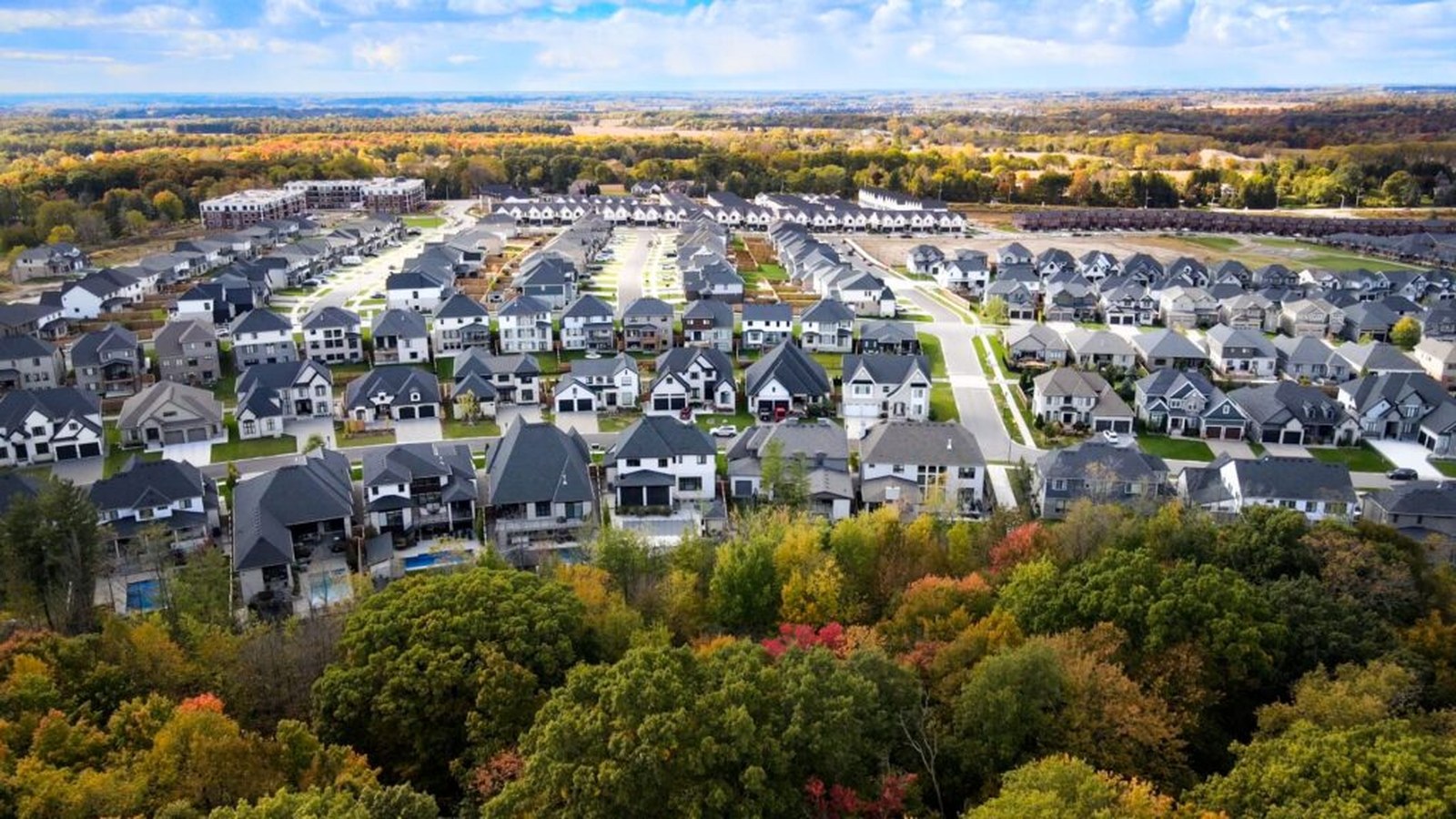 Warbler Woods homes and neighbourhood streets in west London