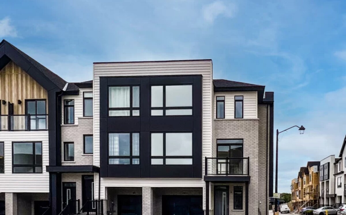 Waldorf Enhanced End floor plan at Benchmark by Losani Homes in Beamsville, ON